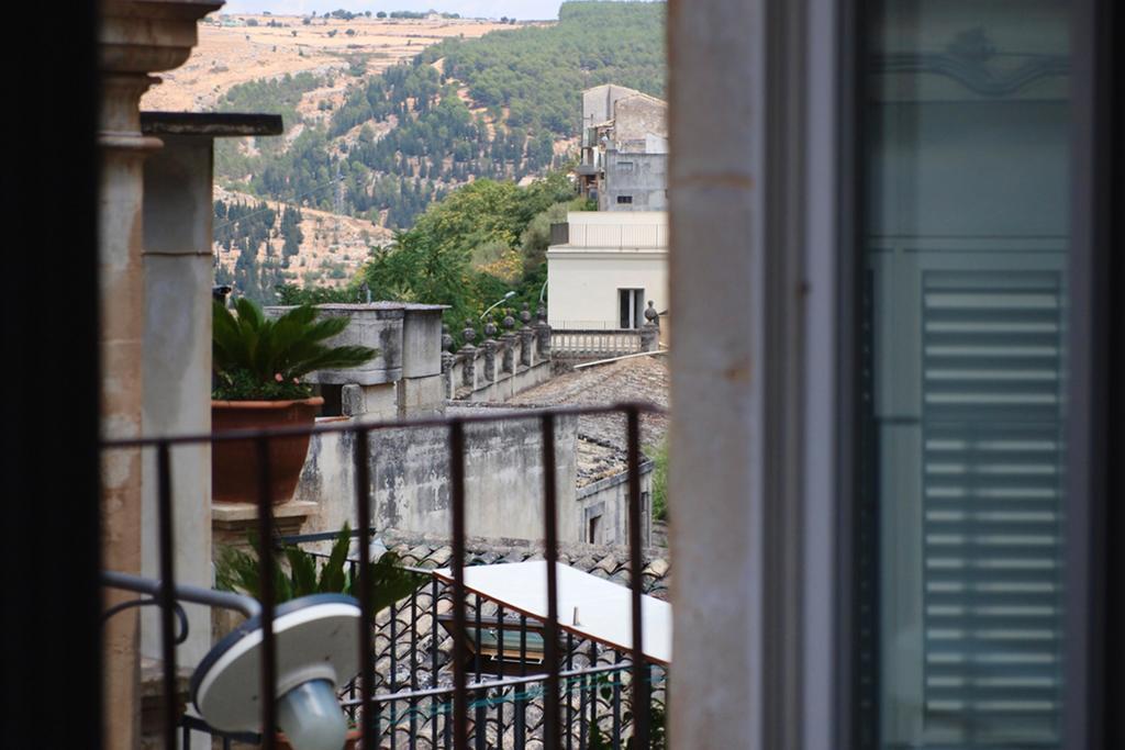 Hotel Dell'Orologio Ragusa Bagian luar foto