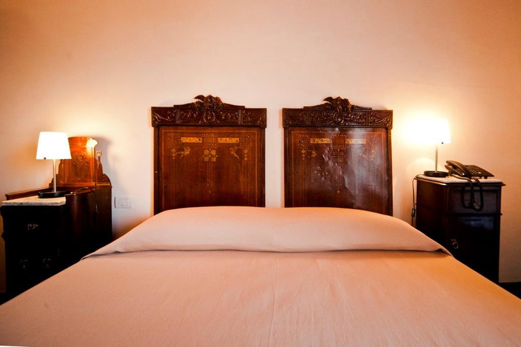 Hotel Dell'Orologio Ragusa Bagian luar foto
